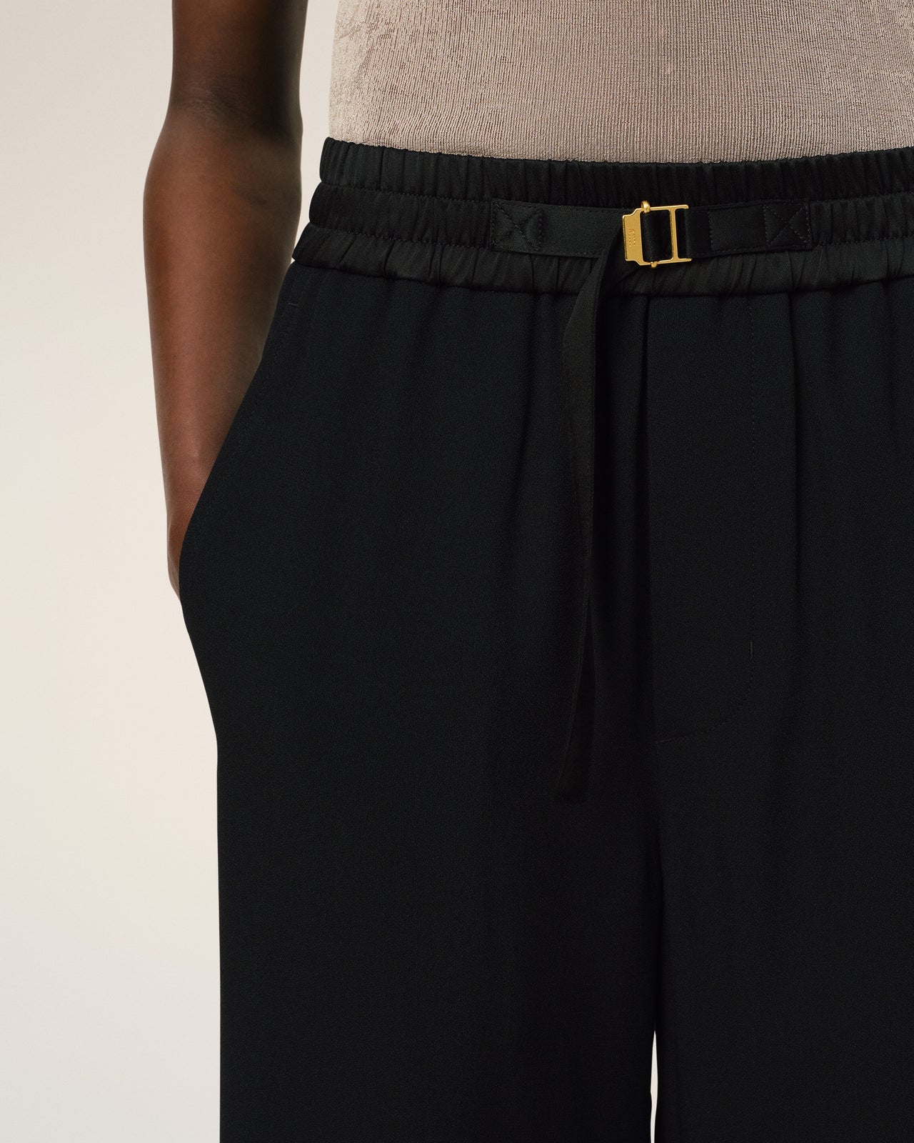 Ami Large Elasticated Short