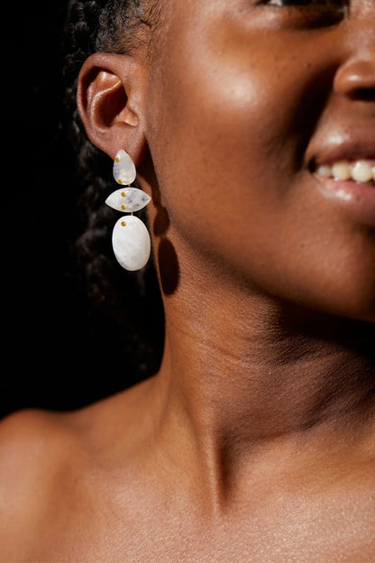 Ivarene Avalon Earrings - Moonstone
